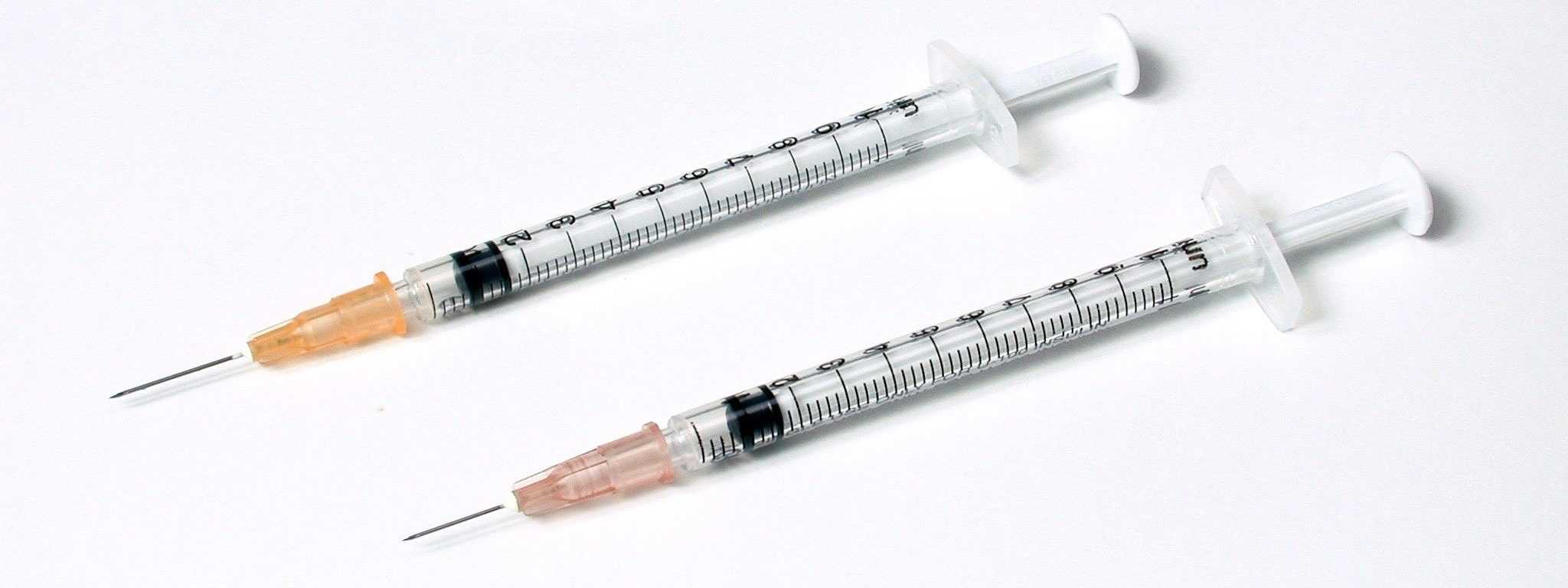 шприц с инсулином