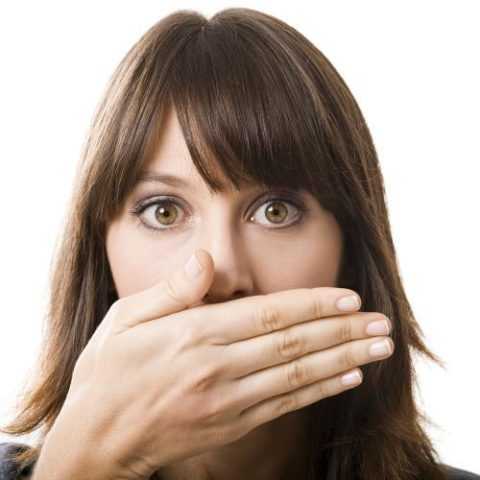 Запах ацетона изо рта могут почувствовать близкие люди Запах ацетона изо рта могут почувствовать близкие люди