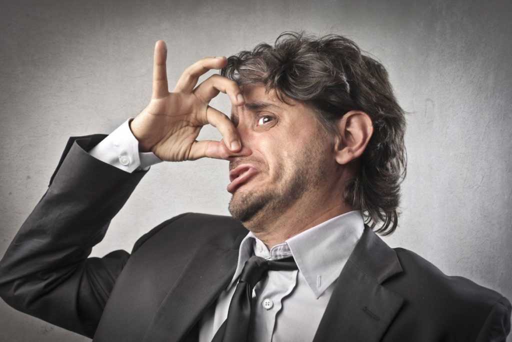 Почему пахнет от тела