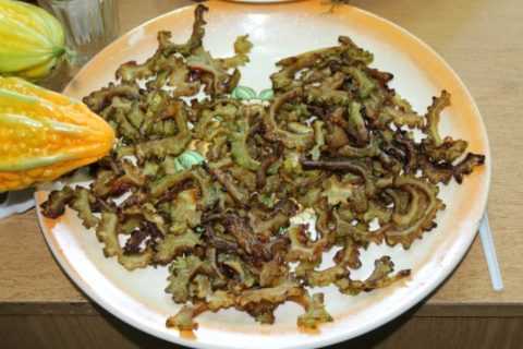 Жареная момордика – непривычное, но очень вкусное и полезное блюдо при диабете.